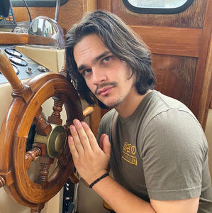 Meet your Posher, Rosendo steven